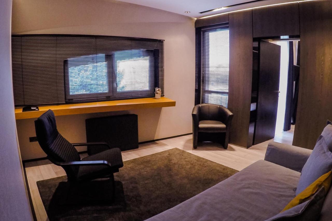 Sohaz Panzio Es Apartmanhaz Solnoca Exterior foto